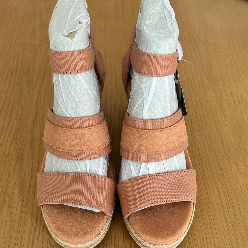 TOMS Madelyn sandals